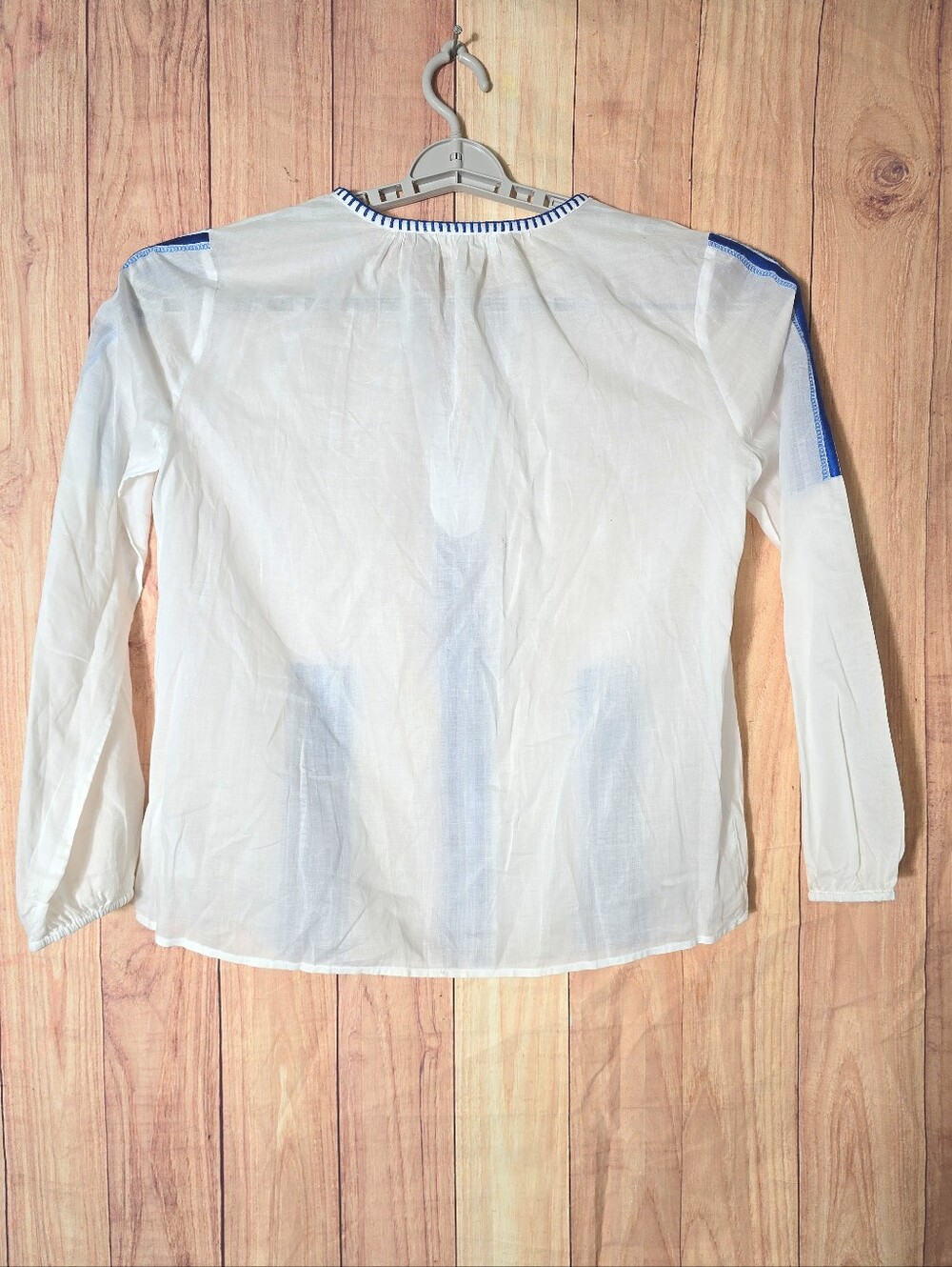 Michael Kors Lightweight White Long-Sleeve Top Blue Embroidery Medium - Picture 2 of 8